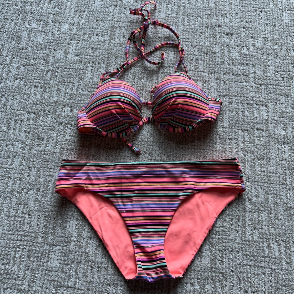 Victoria’s Secret Swim Matching Bikini Set - top 32C, bottoms small